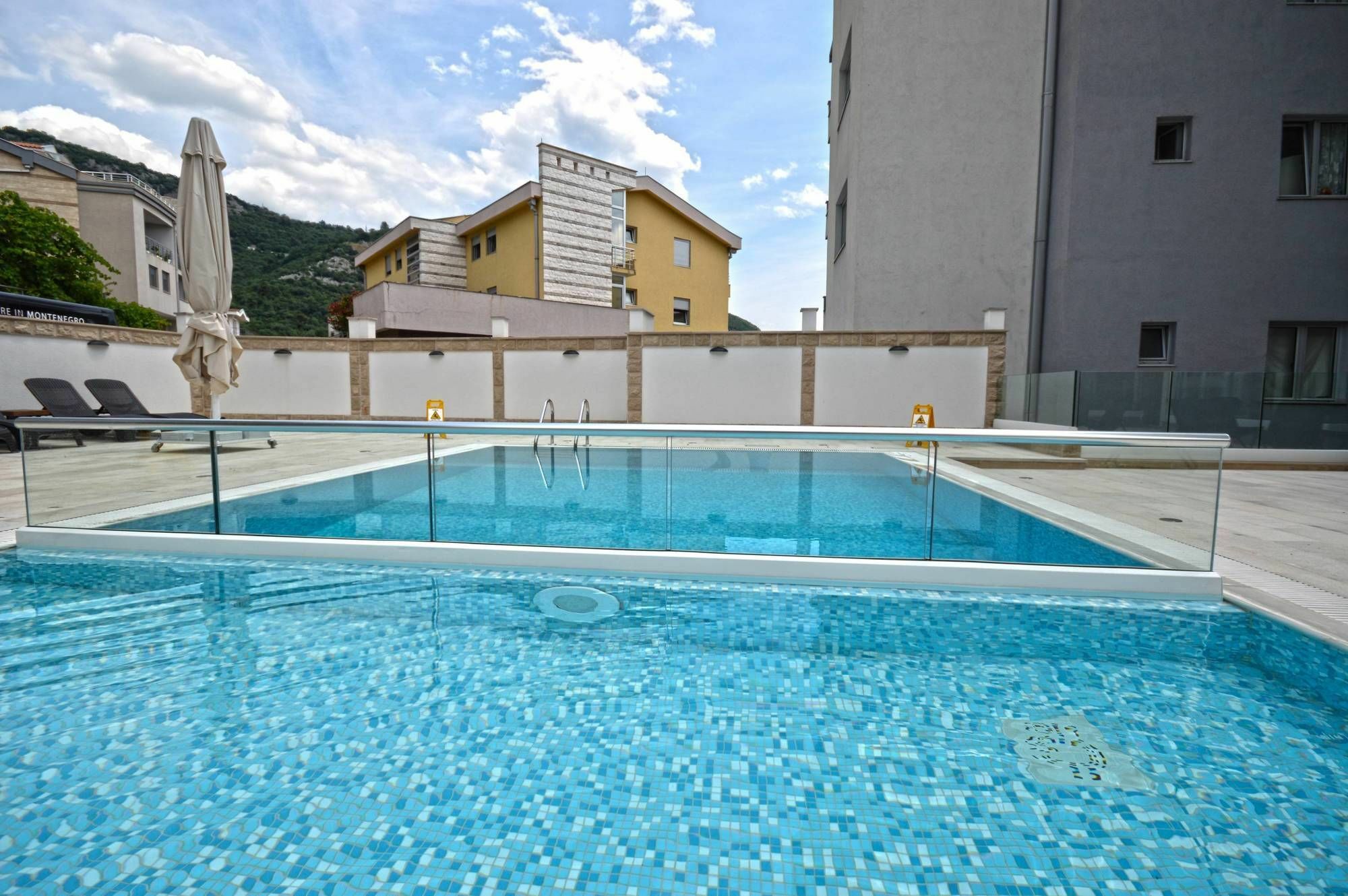 Chill And Go Aparthotel Budva Bagian luar foto