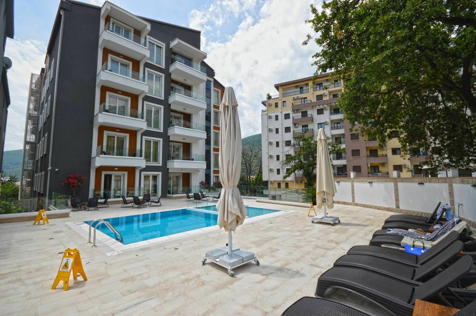 Chill And Go Aparthotel Budva Bagian luar foto